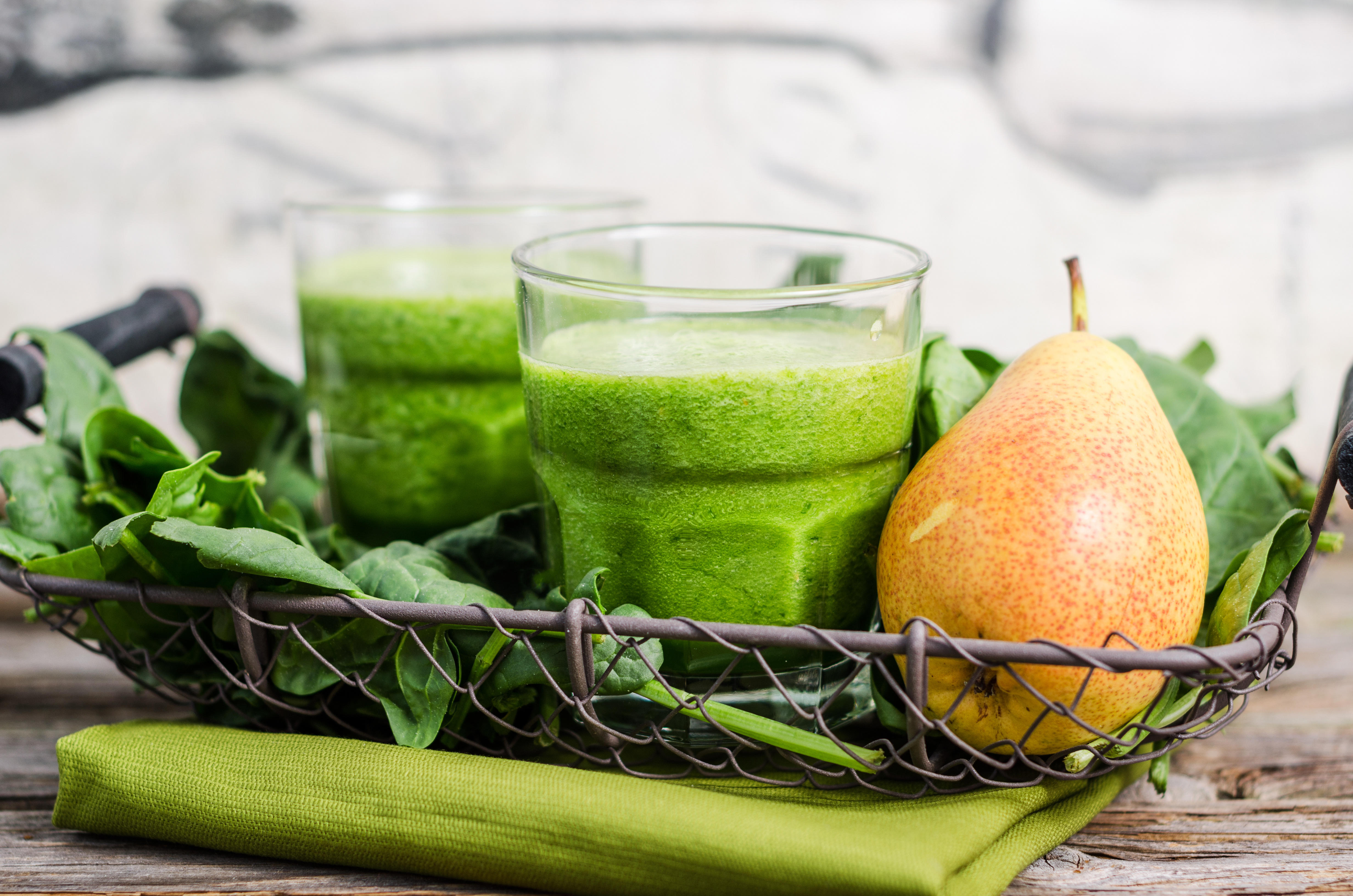 Smoothie poire épinards aux algues de l'Île de Ré